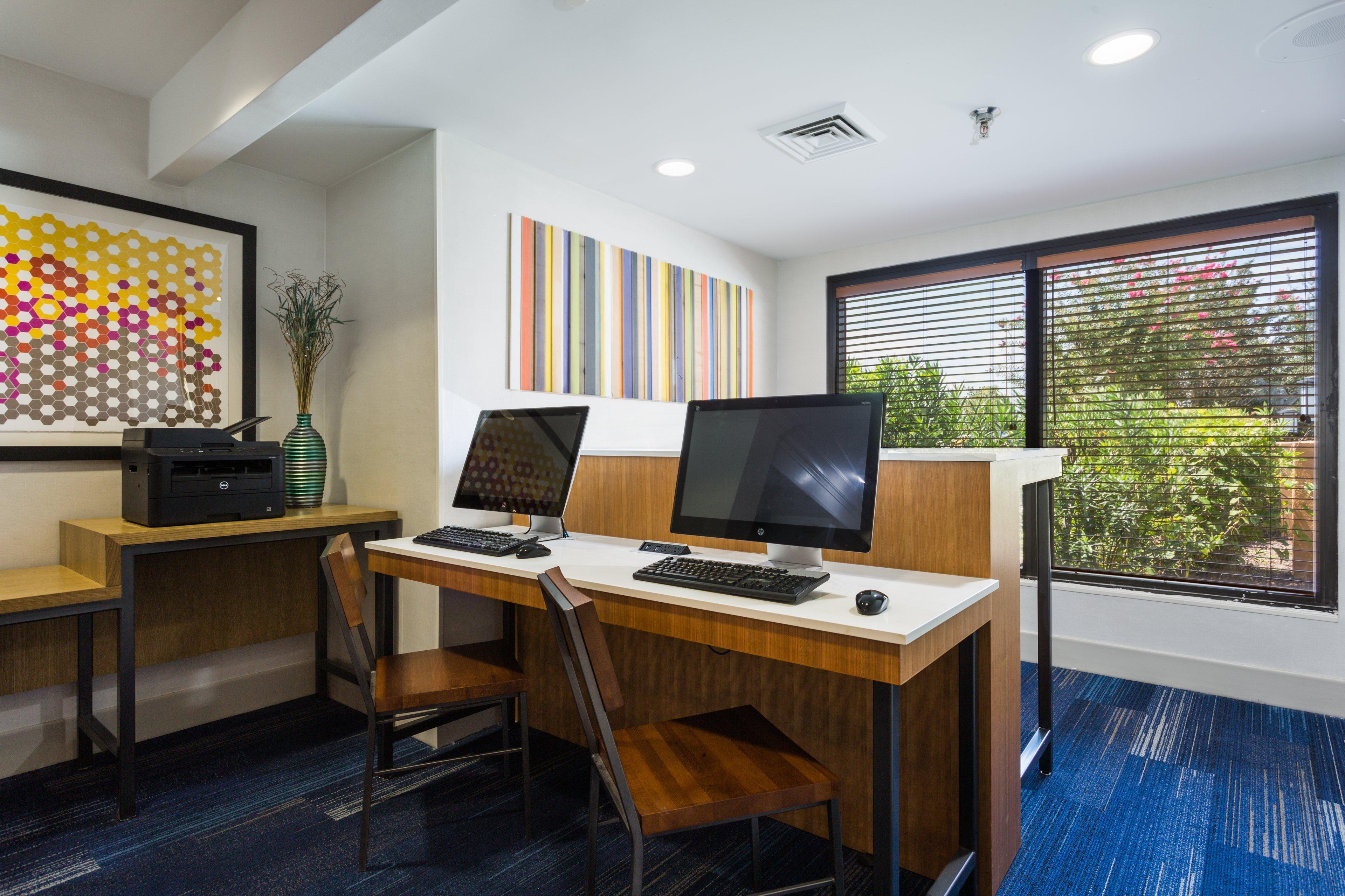 Holiday Inn Express & Suites Wilmington-University Center By Ihg מראה חיצוני תמונה