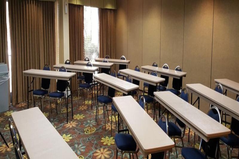 Holiday Inn Express & Suites Wilmington-University Center By Ihg מראה חיצוני תמונה