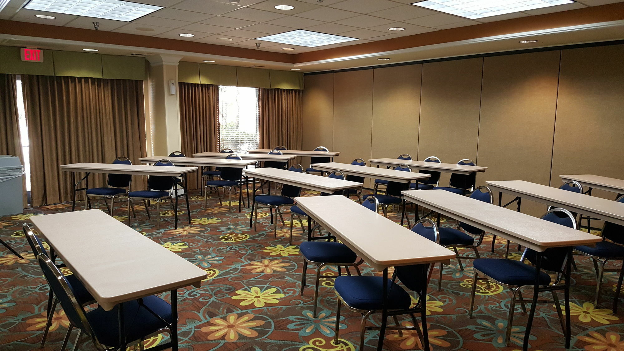 Holiday Inn Express & Suites Wilmington-University Center By Ihg מראה חיצוני תמונה